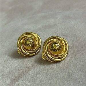 Chanel Vintage Gold-Tone Swirl Clip-On Earrings